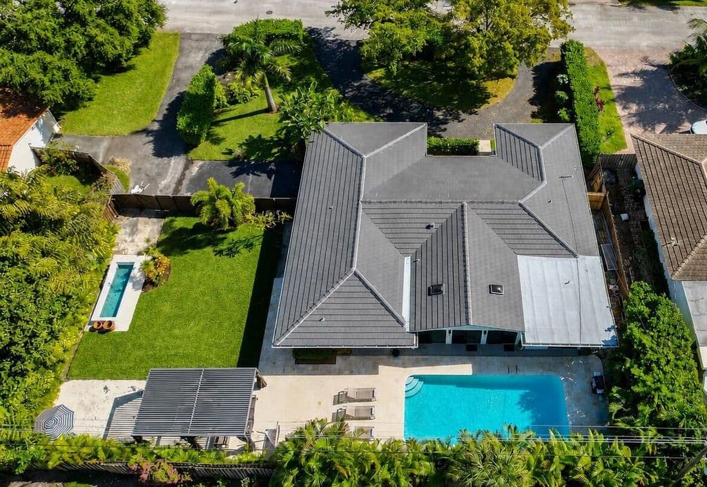 5-bedroom Single-Family Home — 5251 NE 26th Avenue