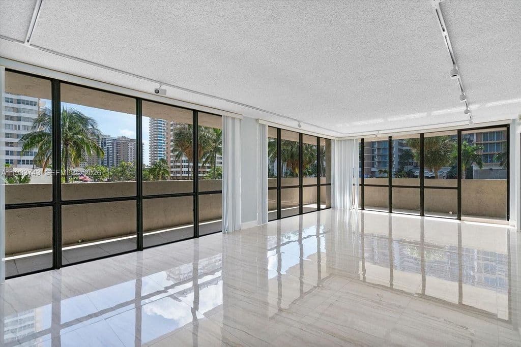 3+1 Condo — 2049 S Ocean Dr APT 210