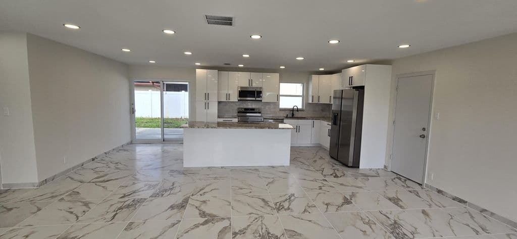 3+1 Müstakil ev — 303 SW 33RD Terrace