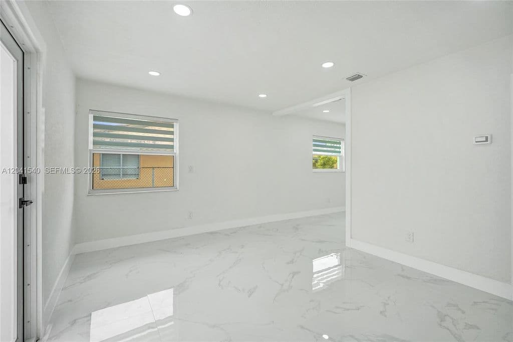 3+1 Müstakil ev — 1245 Vermont St