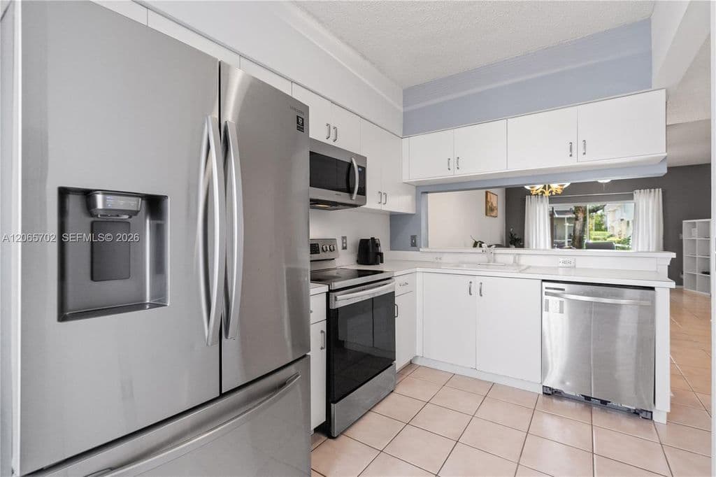 2-bedroom Property — 38 Truman Dr