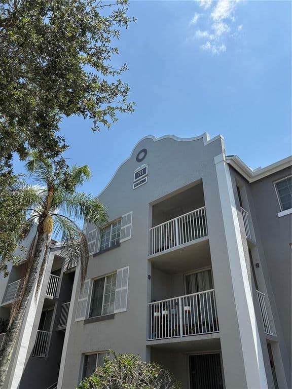 3+1 Condo — 711 SW 111th Way APT 202