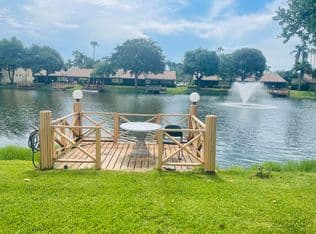 2+1 Townhouse — 751 Banks Road, Margate, 33063