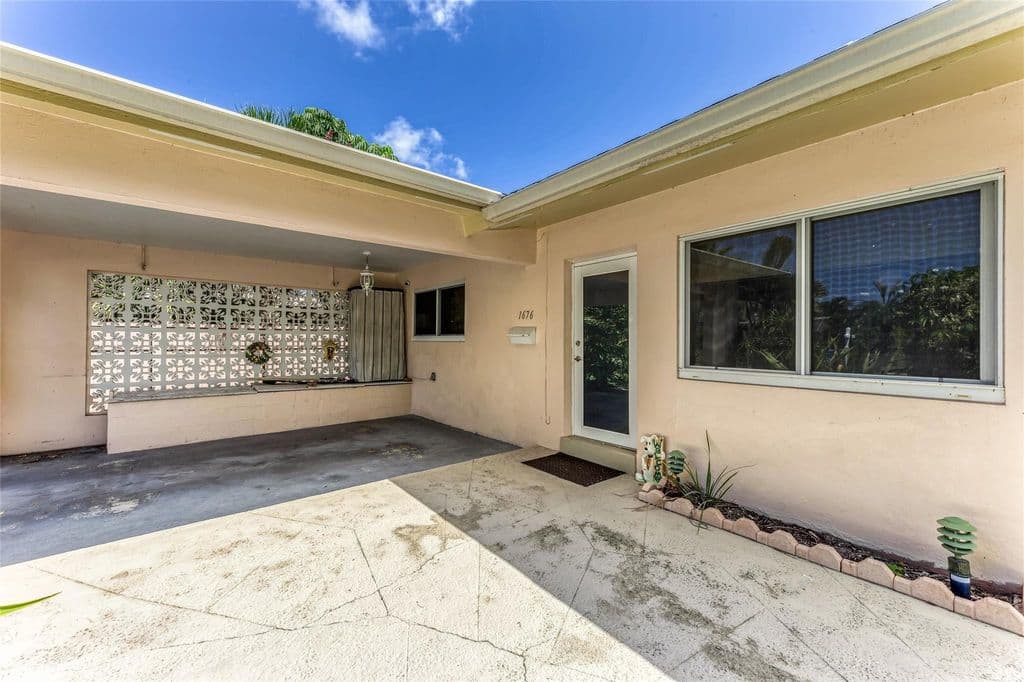 2-bedroom Single-Family Home — 1676 NE 40th Street