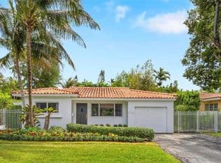 3+1 Müstakil ev — 5750 SW 52nd Ter, South Miami, 33155