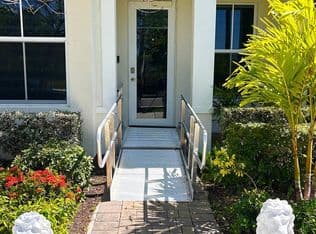 4-bedroom Townhouse — 12867 SW 243rd Ter, Homestead, 33032