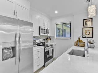 2-bedroom Single-Family Home — 106 Club Drive, Palm Beach Gardens, 33418