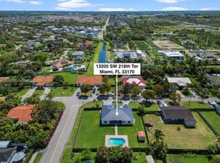 4+1 Müstakil ev — 13205 SW 218th Ter, Miami, 33170