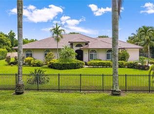 5+1 Müstakil ev — 15720 SW 252nd St, Homestead, 33031