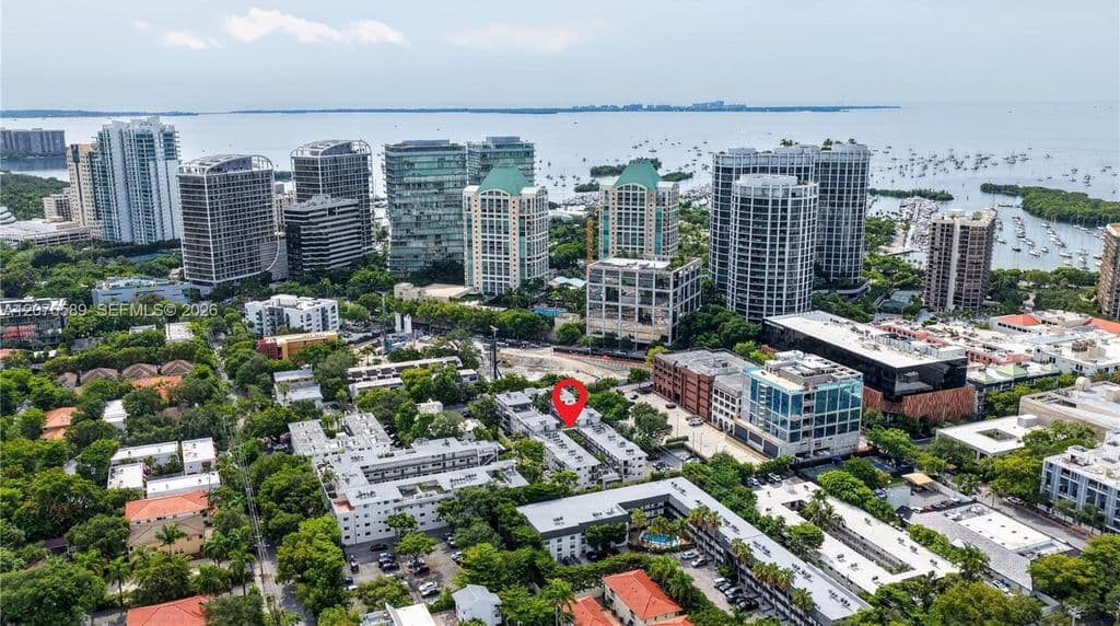 2+1 Condo — 3240 Mary St APT S308