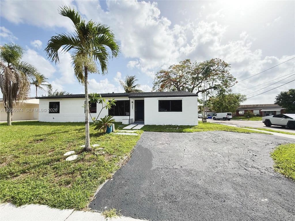 4-bedroom Single-Family Home — 2401 SW 50th Ter