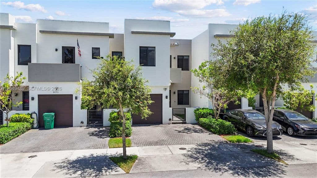 3-bedroom Property — 9174 SW 5th Ln
