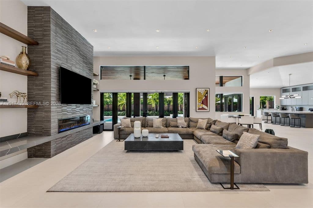 5+1 Müstakil ev — 10040 SW 124th St