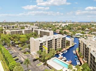 1-bedroom Condo — 20 Royal Palm Way #204, Boca Raton, 33432
