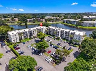 2-bedroom Condo — 9440 Poinciana Pl APT 302, Davie, 33324