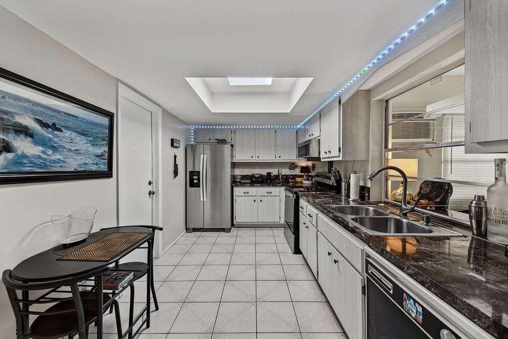 2-bedroom Single-Family Home — 2930 NW 1st Drive