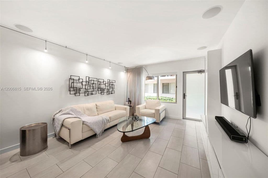 1-bedroom Property — 2130 Park Ave #Townhouse 3