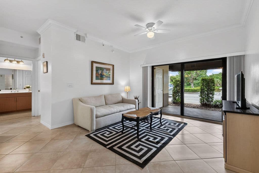 2+1 Condo — 4903 Midtown Lane #3116