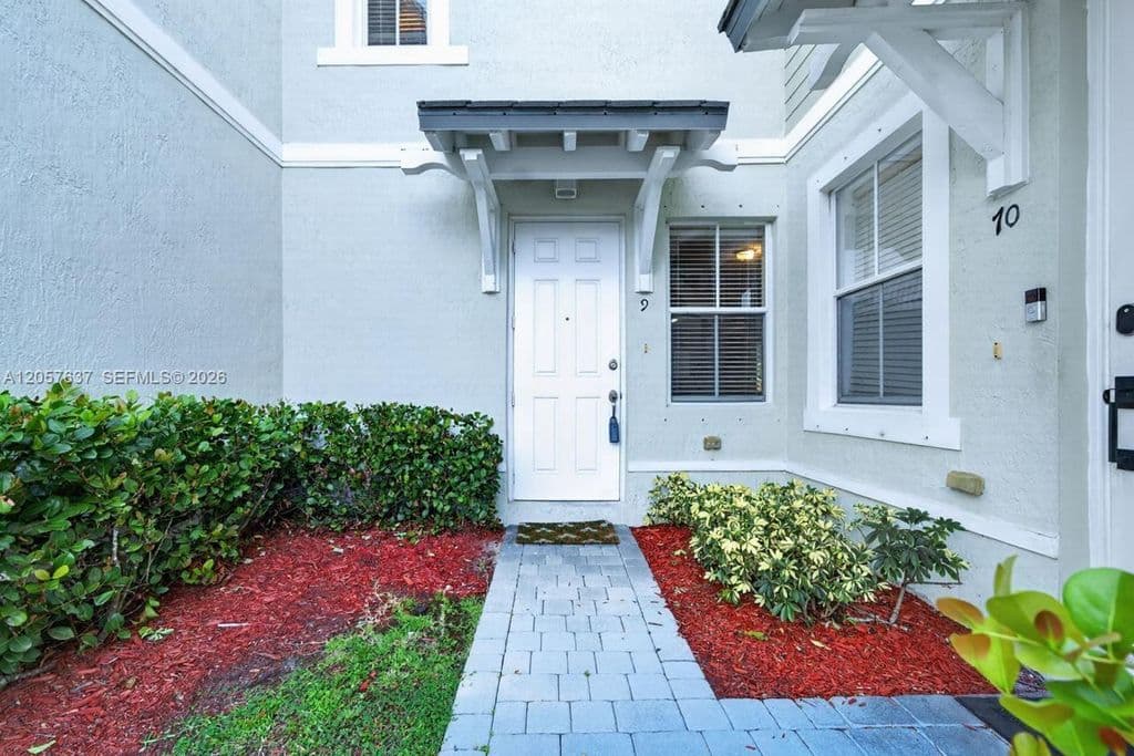 3+1 Mülk — 152 SE 29th Ave Unit 9