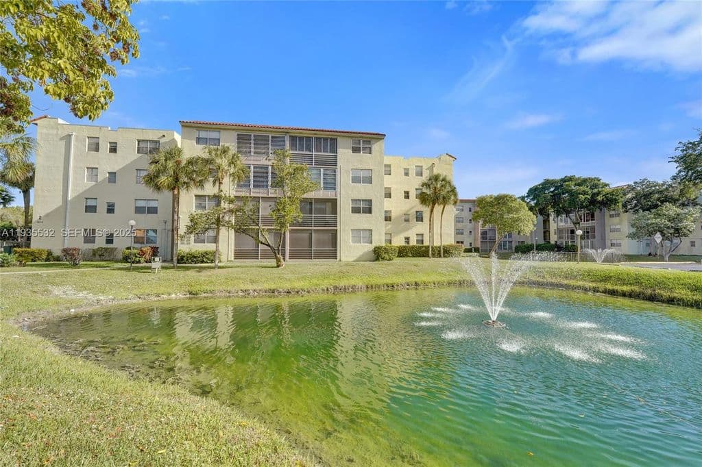 2-bedroom Condo — 1810 SW 81st Ave APT 2108