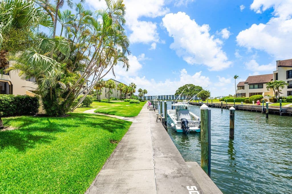 3+1 Condo — 1125 E Marine Way E #J3l
