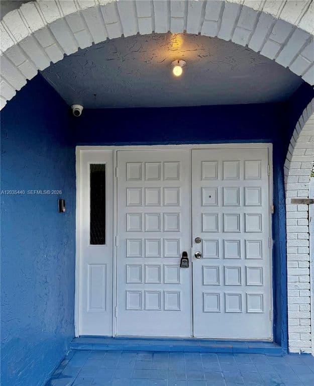 2+1 Müstakil ev — 6182 SW 4th St