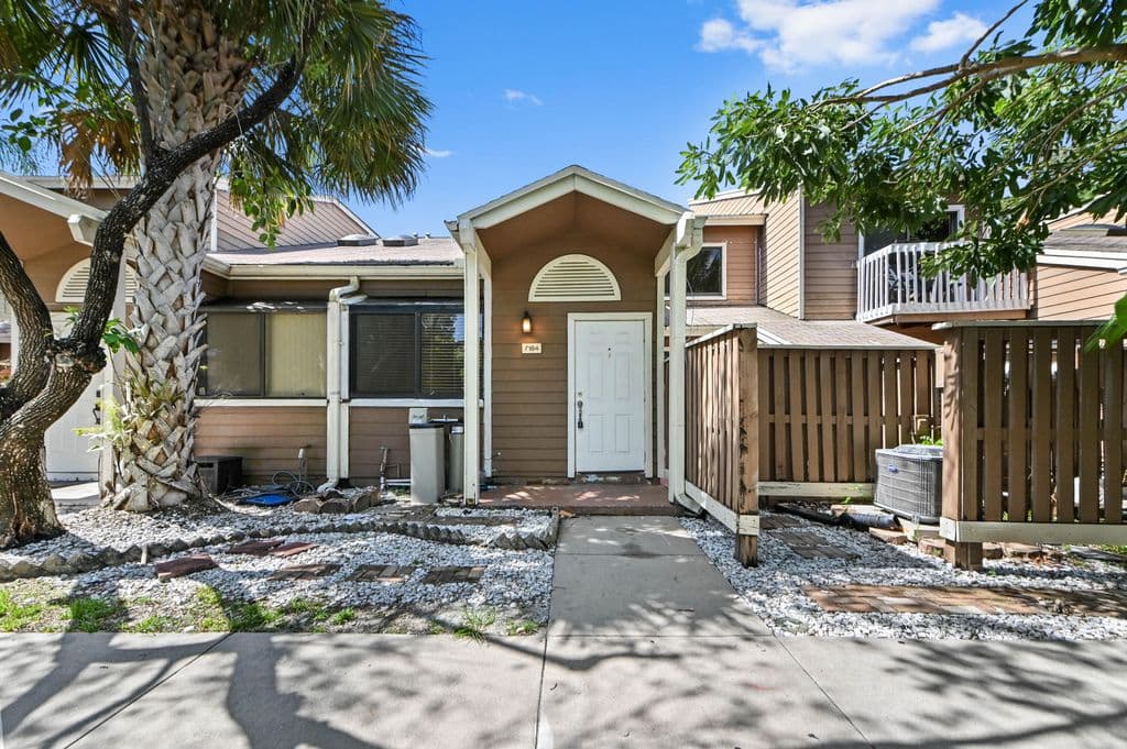 2+1 Mülk — 7184 Sportsmans Drive