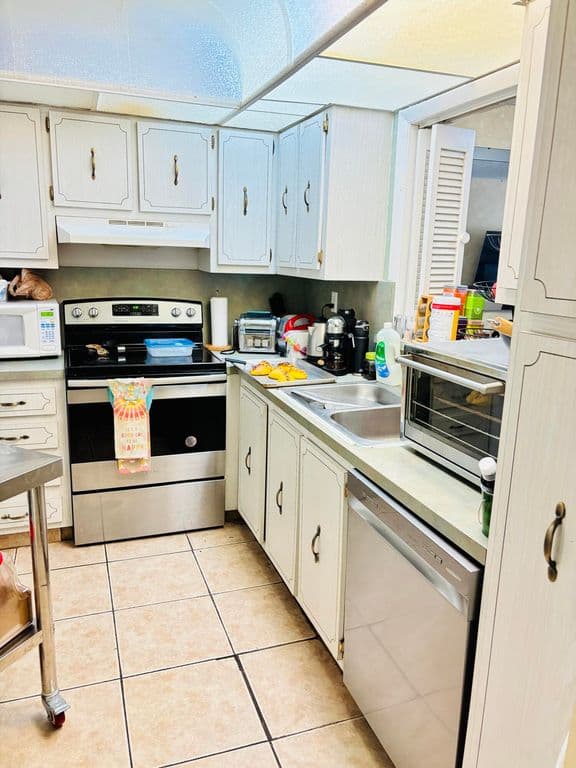 2-bedroom Condo — 408 NW 68TH Avenue #406