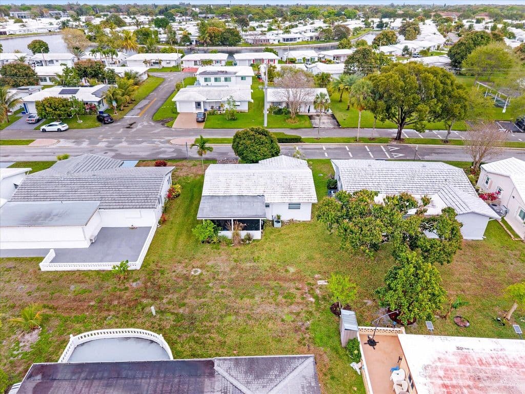 2-bedroom Single-Family Home — 5713 NW 84th Terrace