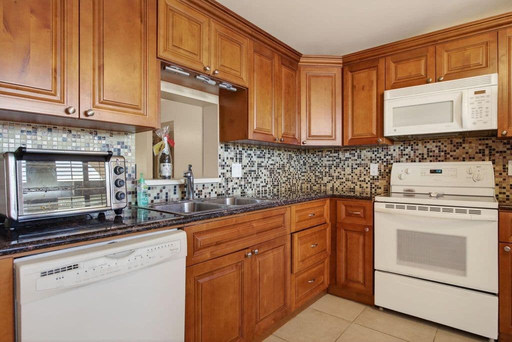 2-bedroom Condo — 2003 Granada Drive #L4