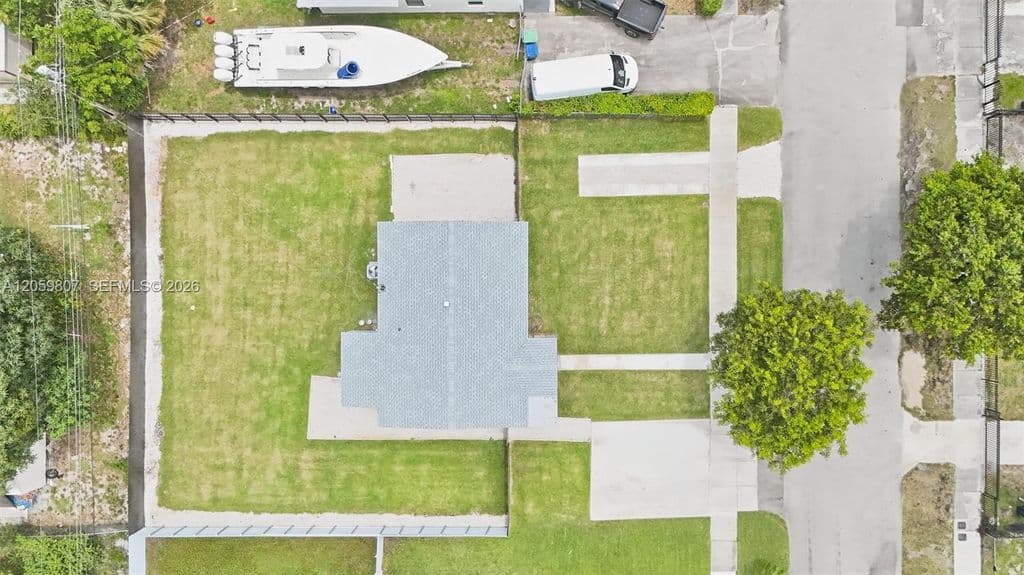 3+1 Müstakil ev — 16031 NW 18th Ave