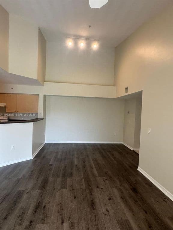 3-bedroom Condo — 4041 San Marino Blvd APT 308