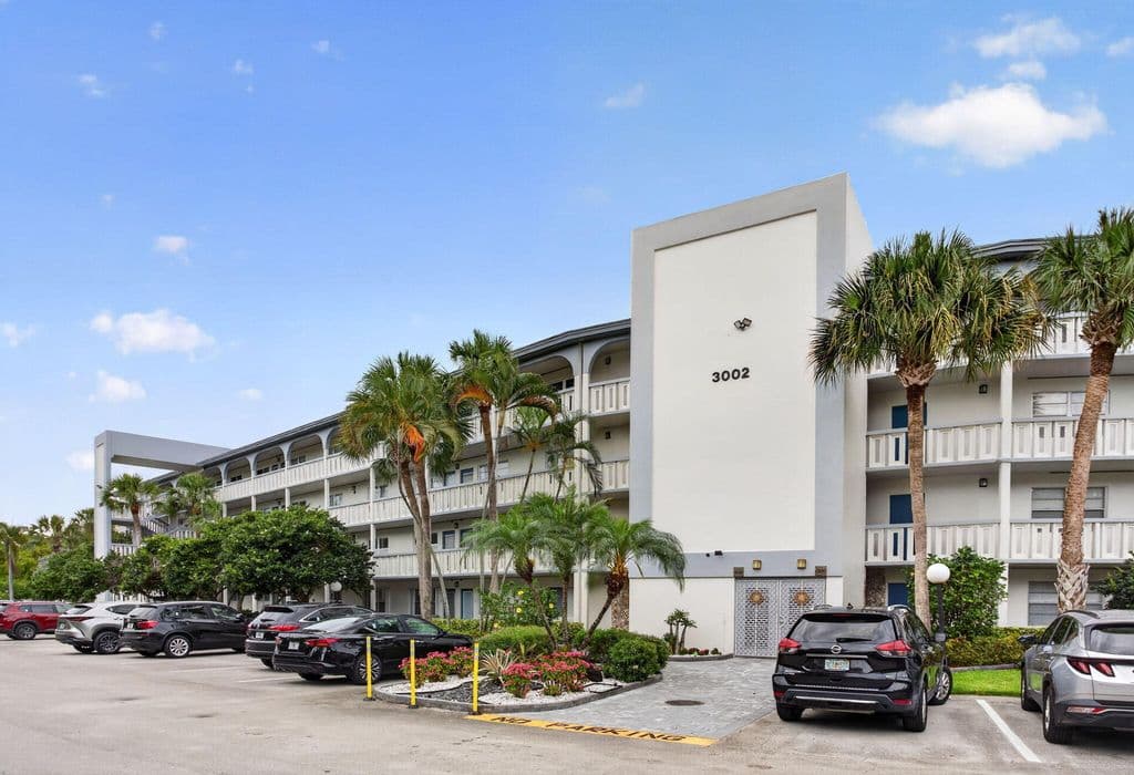 2-bedroom Condo — 3002 Portofino Isle #E3