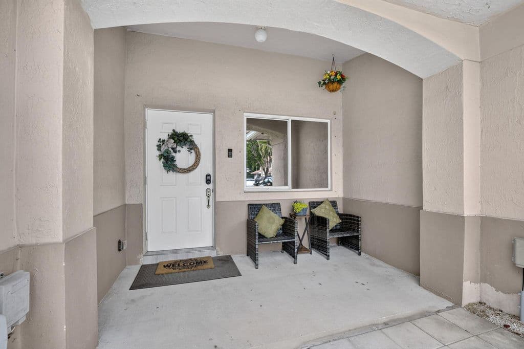 2-bedroom Property — 4950 PALM GARDEN Lane