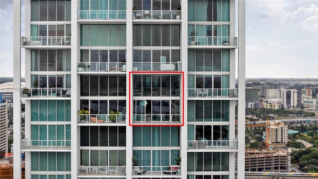 2+1 Condo — 1040 Biscayne Blvd APT 3403