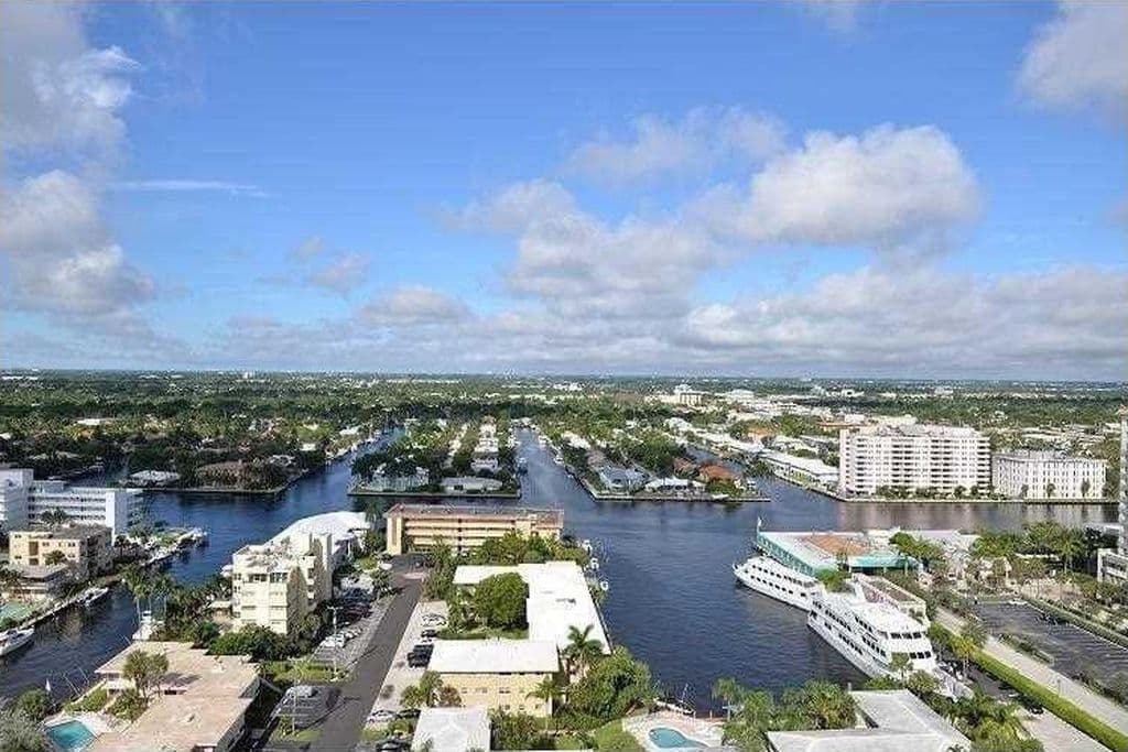 2+1 Condo — 2841 N Ocean Boulevard #1105