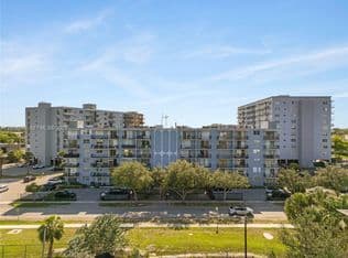 2+1 Condo — 12500 NE 15th Ave APT 402, North Miami, 33161