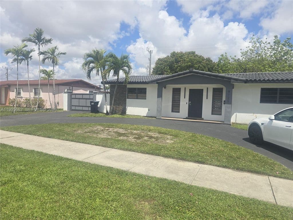 3+1 Müstakil ev — 9725 SW 15th St