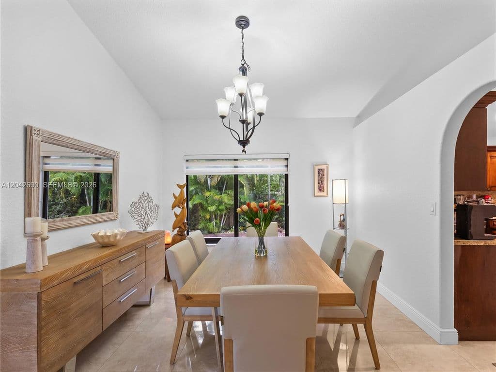 4+1 Müstakil ev — 15480 SW 148th St
