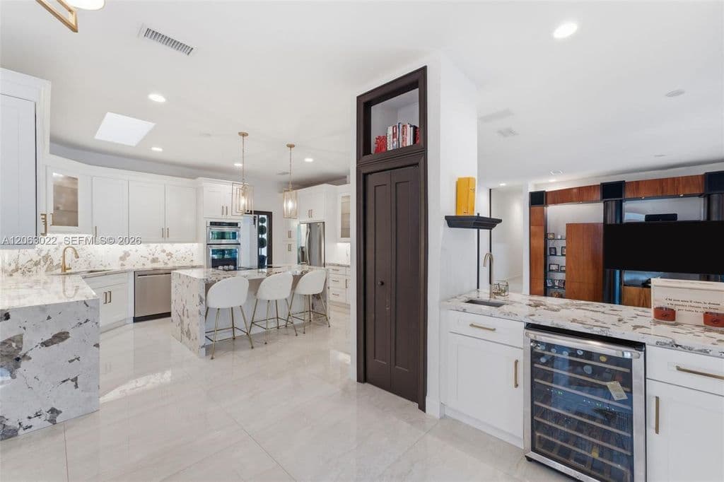 4+1 Müstakil ev — 8215 Grand Canal Dr