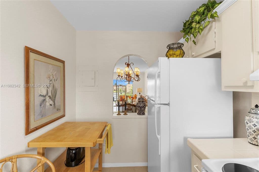 2+1 Condo — 8950 Sunrise Lakes Blvd APT 309