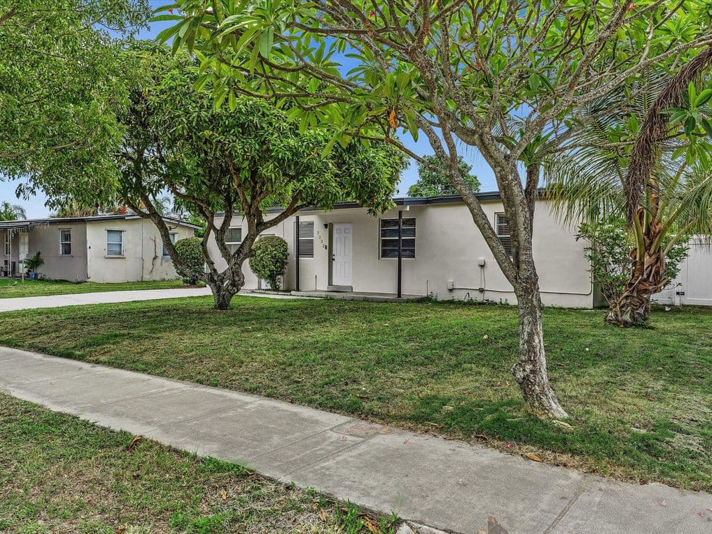 4-bedroom Single-Family Home — 5232 NE 19th Avenue