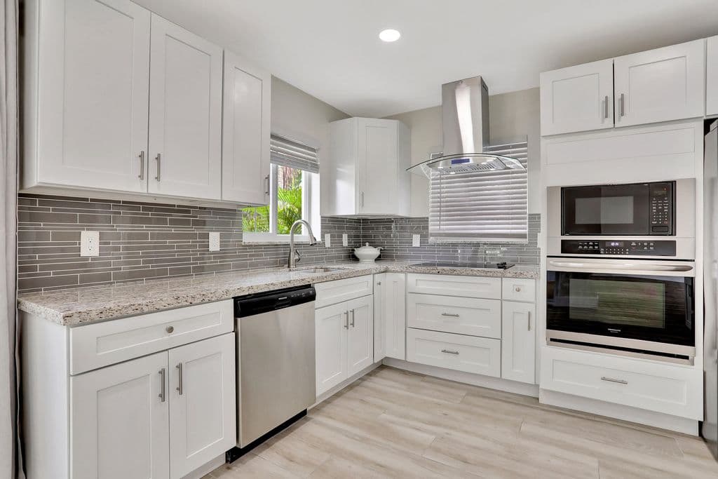 2-bedroom Single-Family Home — 421 SE 5 Terrace