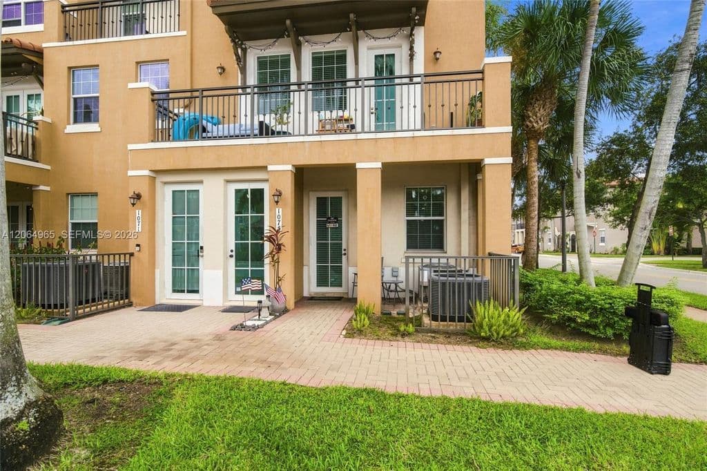 3-bedroom Property — 1075 SW 147th Ave #5601