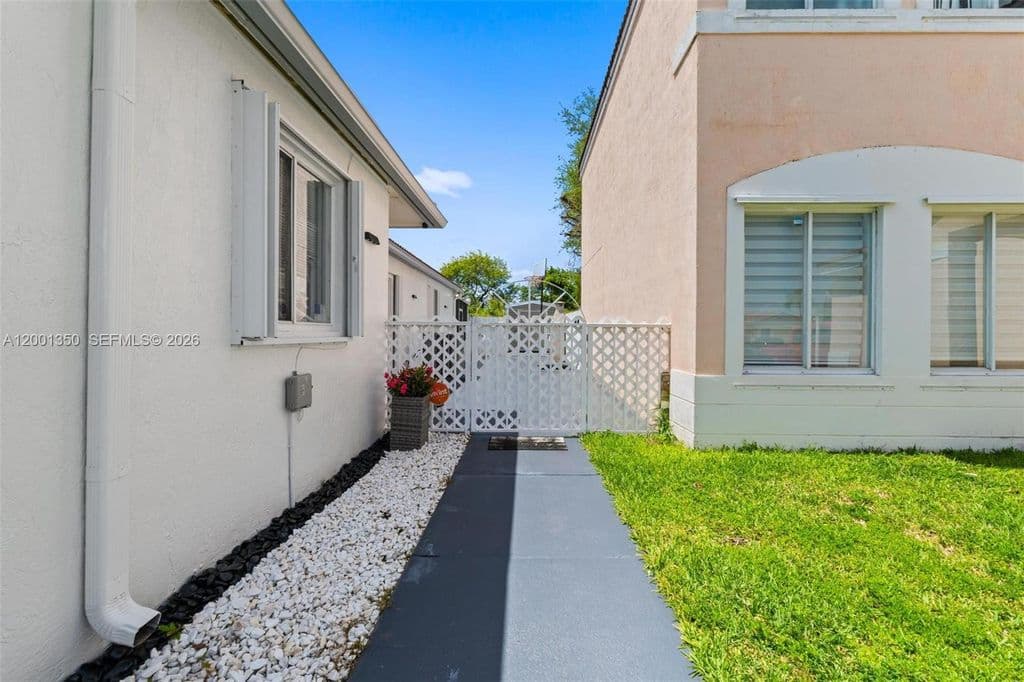 3-bedroom Single-Family Home — 17434 SW 143rd Pl