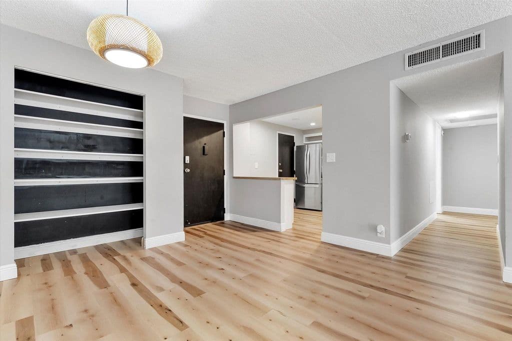 2-bedroom Condo — 6500 Cypress Road #211