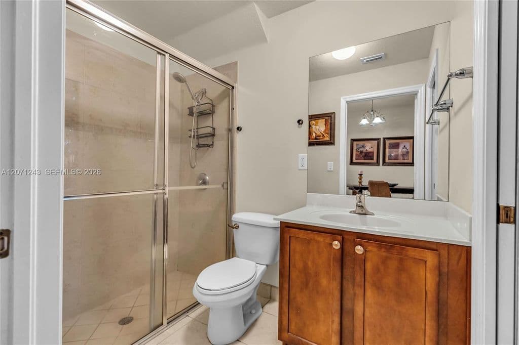 4+1 Mülk — 1810 SW 91st Ave