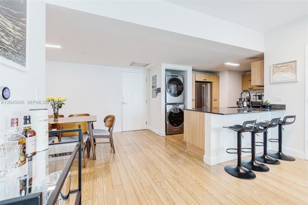 2-bedroom Condo — 350 S Miami Ave APT 2104