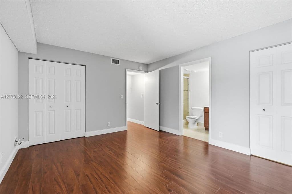 2+1 Condo — 7610 Westwood Dr APT 122