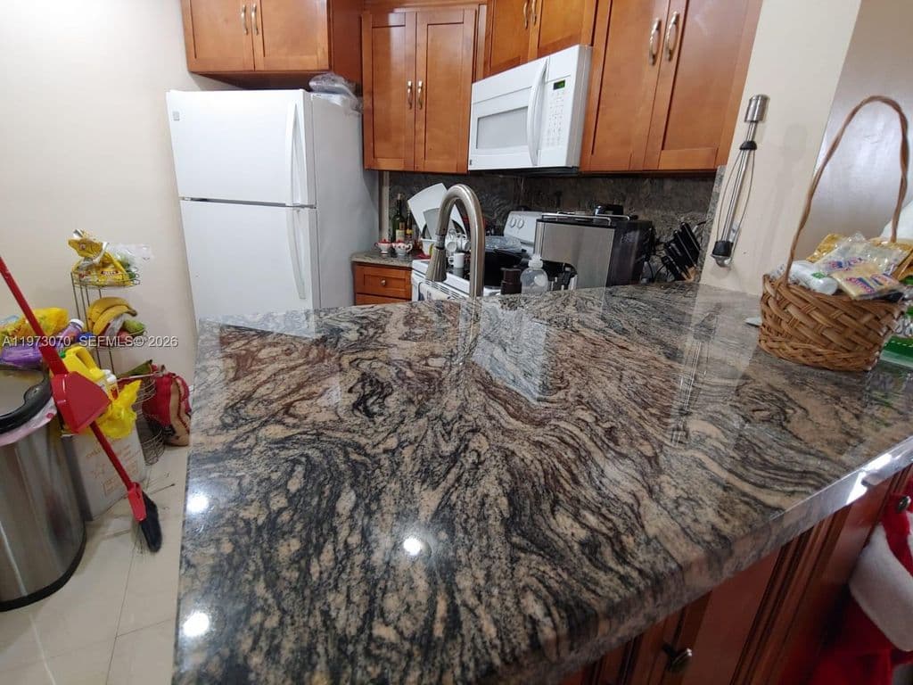 2-bedroom Condo — 690 W Park Dr #2-204